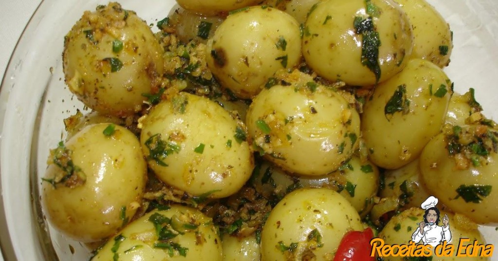 SALADA DE BATATA BOLINHA