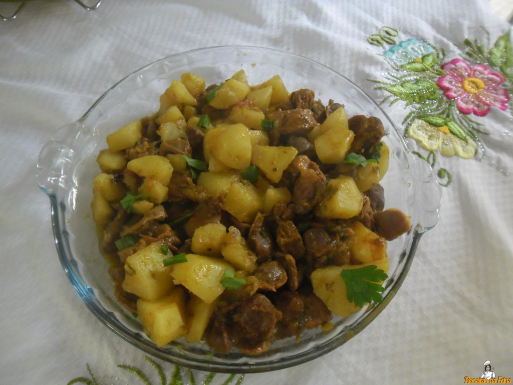 MOELA DE FRANGO COM BATATA