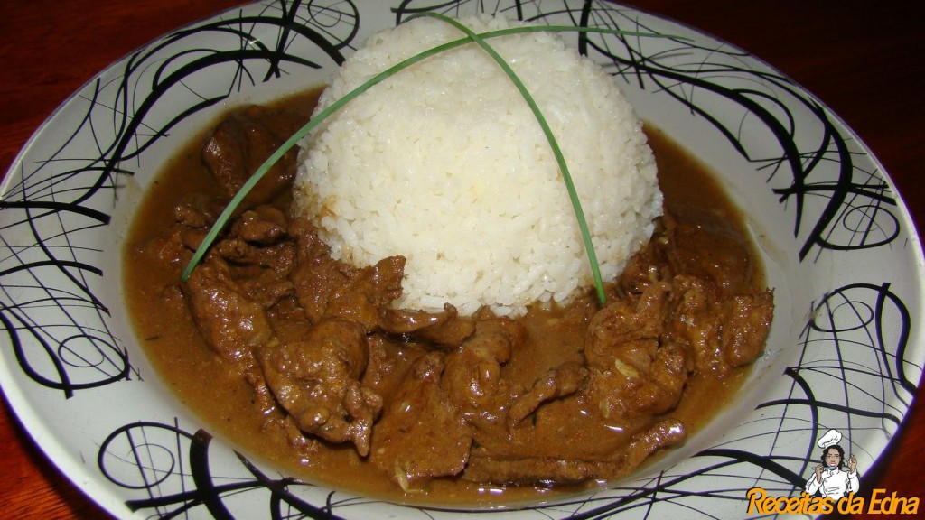 ARROZ COM FÍGADO DE GALINHA