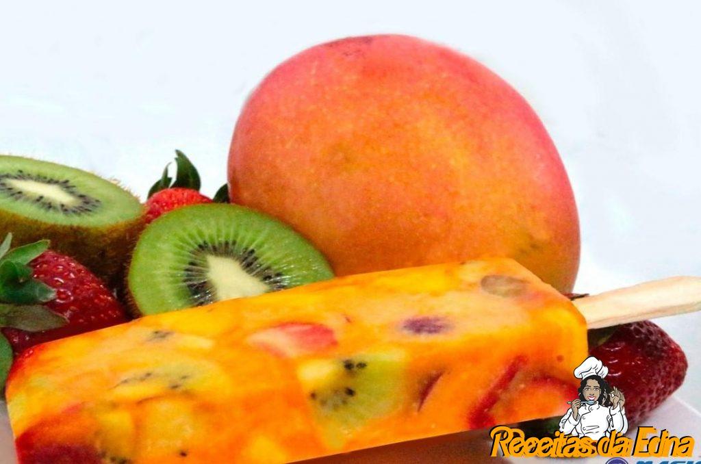 Paleta mexicana de salada de fruta