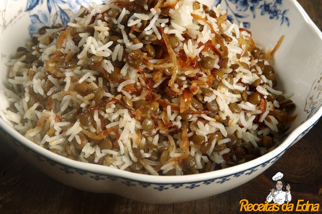 arroz-com-gengibre-lentilhas-e-cebola-caramelizada